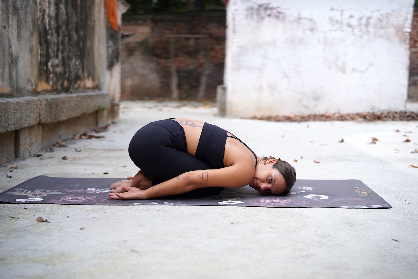 designer yoga mats by kosha yoga co in prints for men and women with natural rubber and non slip top