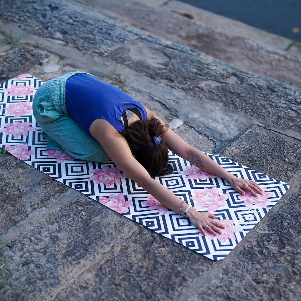 extra long printed yoga mat with flowers for women