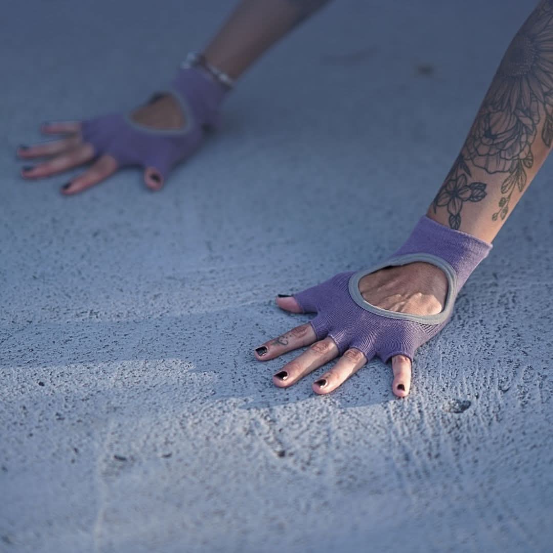 yoga socks and gloves for men and women made from cotton and anti ski non slip silicone for men and women lifestyle